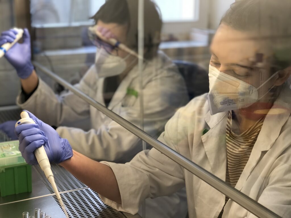 Students train current research methods